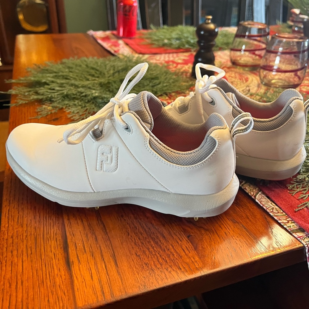 FootJoy Ladies eComfort spiked golf shoes